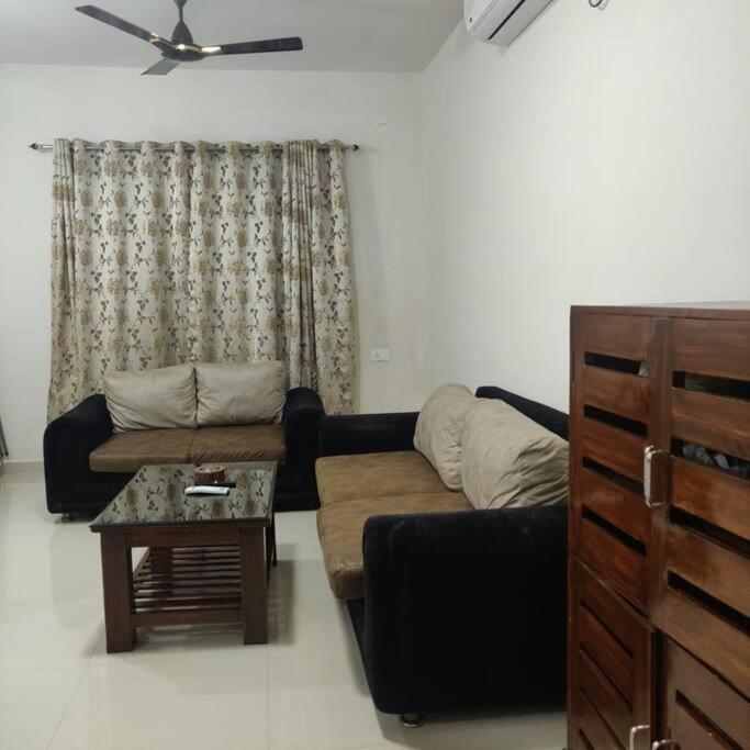 Kivi'S Kozy 2Bhk Luxurious Apartment Goa By Leela Homes Arpora Bagian luar foto